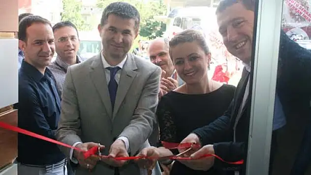 Yasemin Kuaför hizmete açıldı