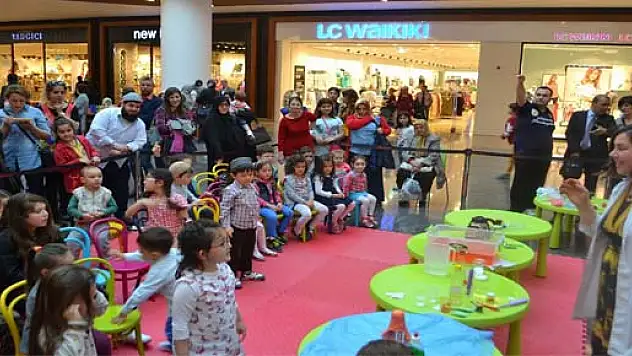 Piazza'da 'Haydi Çocuklar Deney Yapmaya' Etkinliği