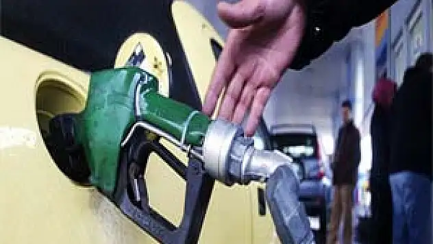 Akaryakıta 2 günde ikinci zam! 5 TL'yi aştı