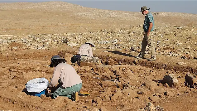 30 yıldır Türkiye'de geçmişin izlerini sürüyor