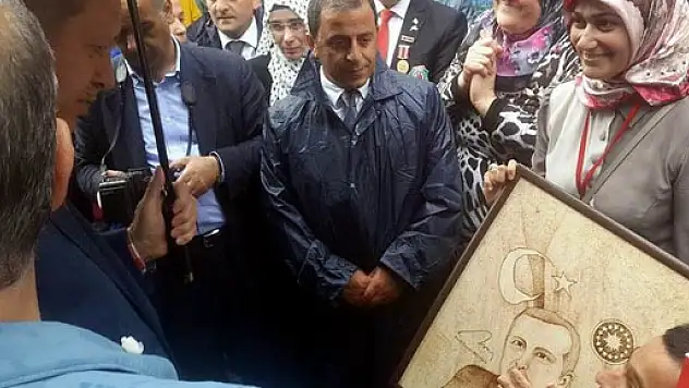 ENGELLİ RESSAM EN BÜYÜK HAYALİNE KAVUŞTU