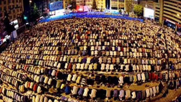 Seccadesini Alan Meydana Koştu