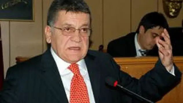 Adnan Sakoğlu hayatını kaybetti