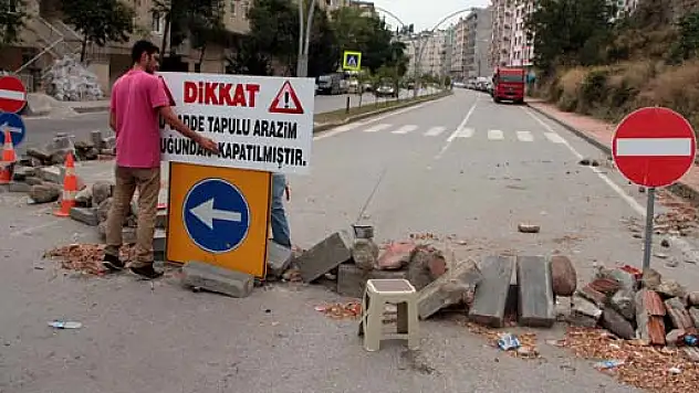 'Arazisi için direniyor'