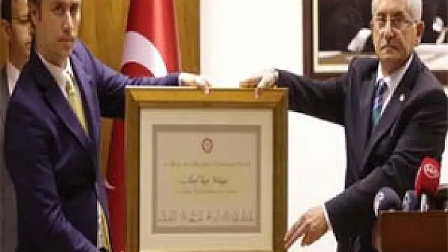 Erdoğan Mazbatasını aldı!