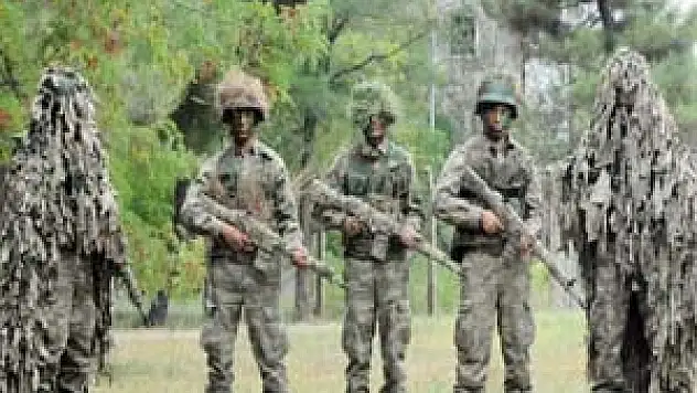 SAĞLIKÇI ASTEĞMENLERE KOMANDO EĞİTİMİ