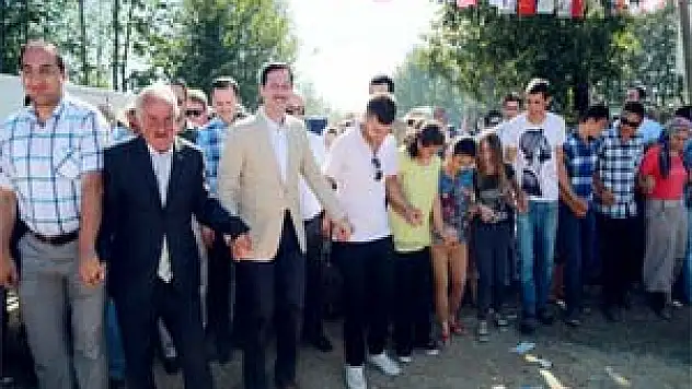 ERDOĞAN TOK, KADINLI-ERKEKLİ HORON TEPTİ