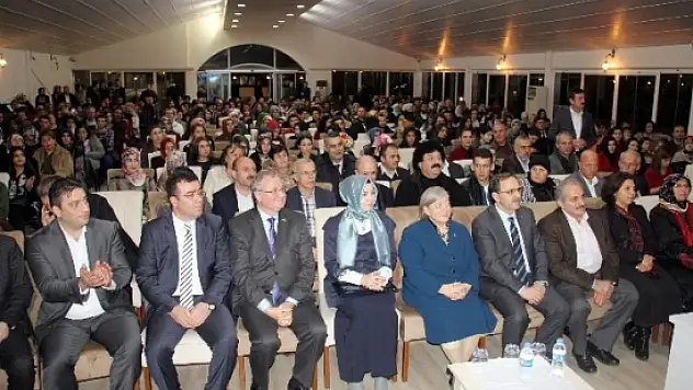 Atakum'da Kardeş Şiirler Ve Türküler Gecesi