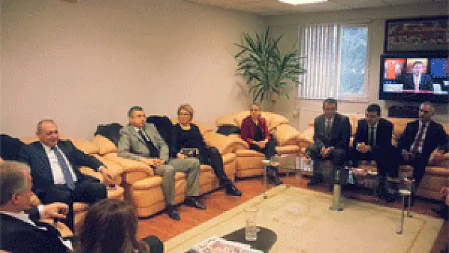 TARAFTARA 'LOGOLU KREDİ KARTI'