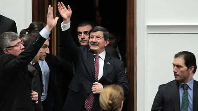 Davutoğlu: 77 milyon herkes birbiriyle selamlaşsın