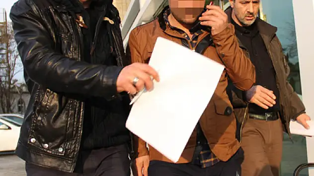 Kaçak Sigarayla Yakalanan Kamyon Şoförü Tutuklandı