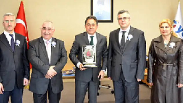 Gelir İdaresi'nden Yepaş'a Teşekkür Plaketi