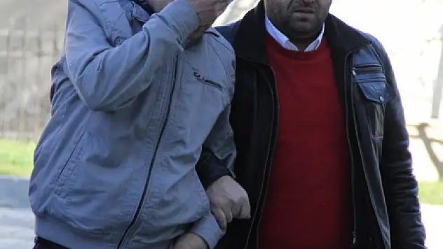 KAHVEHANEYİ KURŞUNLAYAN GENÇ TESLİM OLDU