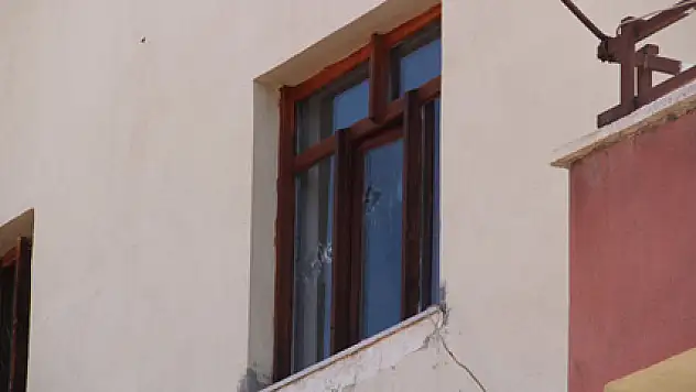 Liseli genç, sevdiği kızın annesini vurdu