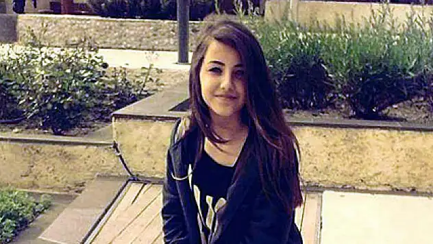 Trenin önüne atlayan genç kız hayatını kaybetti