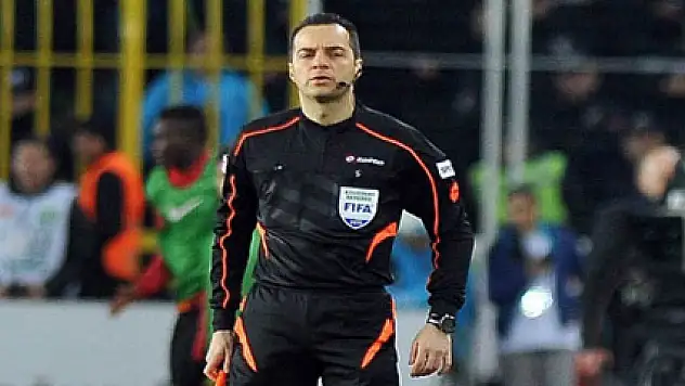 Fenerbahçe-Galatasaray derbisinde hakeme bozuk para atan şahsın cezası belli oldu