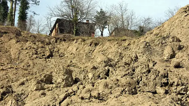 Heyelan sonucu 3 köy boşaltıldı