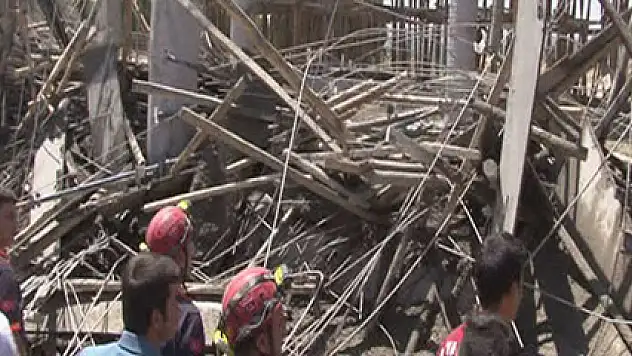 Bangladeş'te inşaat çöktü!