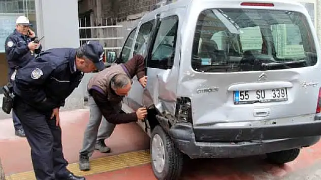 Sınav yolunda kaza geldi