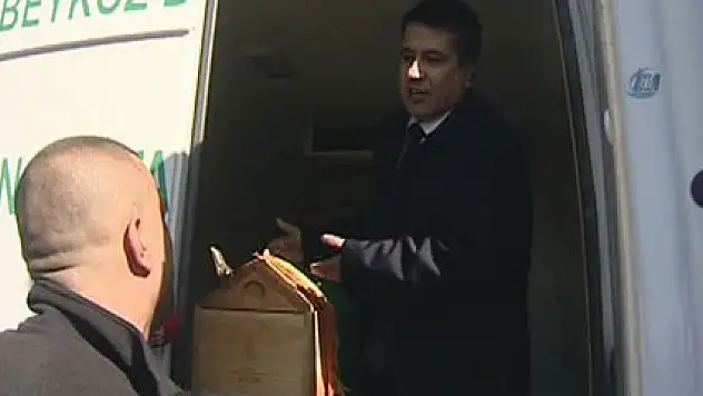 Tabuttan cenaze çıkmayınca cezayı yedi