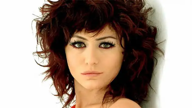 Oyuncu Deniz Çakır'a 5 ay hapis cezası şoku!