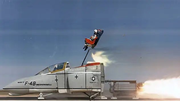 Pilotları bu koltuklar kurtarıyor