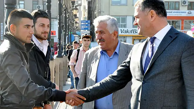 KARANFİL: 'ÇOCUKLARIMIZ İÇİN İKİ KEZ DÜŞÜNÜN'