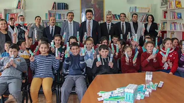 'Geleceğe Gülümseyerek Bakıyoruz' Projesi