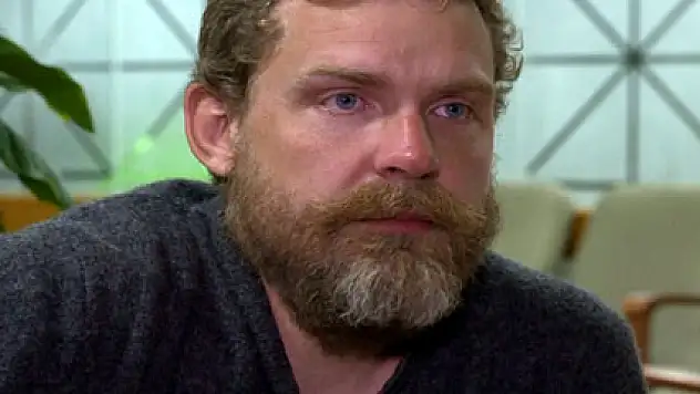 Denizde 2 ay boyunca bakın nasıl hayatta kalmış ?