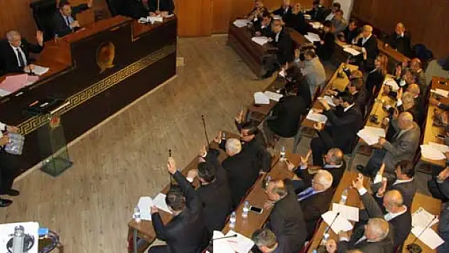 'PARKOMATLAR İLÇELERDE DE UYGULANMALI'