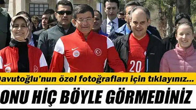 Davutoğlu çiftinden yarışan kızlarına destek