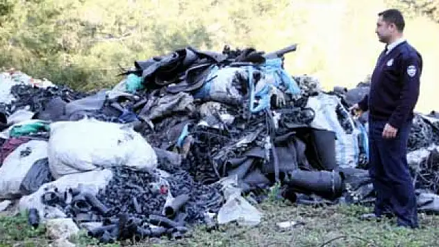 Ormanda tam 50 ton sanayi atığı bulundu
