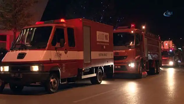 İzmir'in ikiz kulelerinde yangın paniği