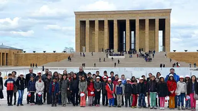 Öğrencilere Anıtkabir Gezisi