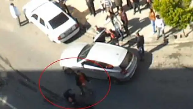 Önce dövdüler, sonra suratına tükürdüler