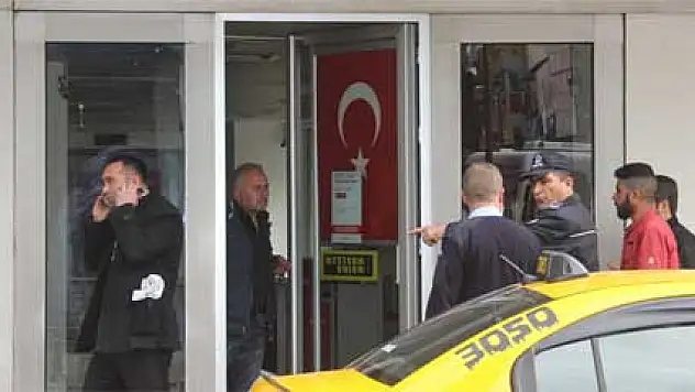 Bankanın kapısı üç gün açık unutuldu