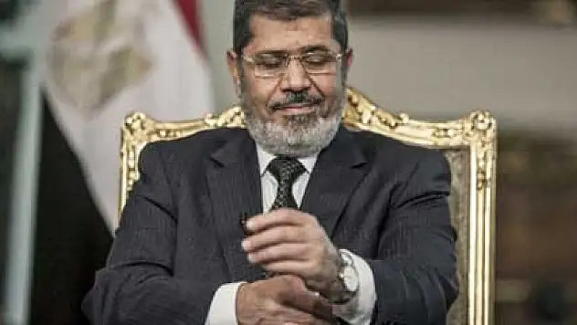 Devrik lider Mursi'ye 20 yıl hapis cezası