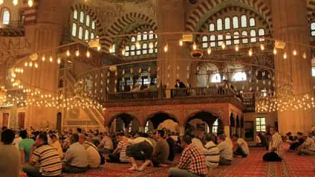 23 Nisan'da Regaip Kandili idrak edilecek