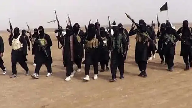 IŞİD esir aldığı 300 Ezidi'yi öldürdü