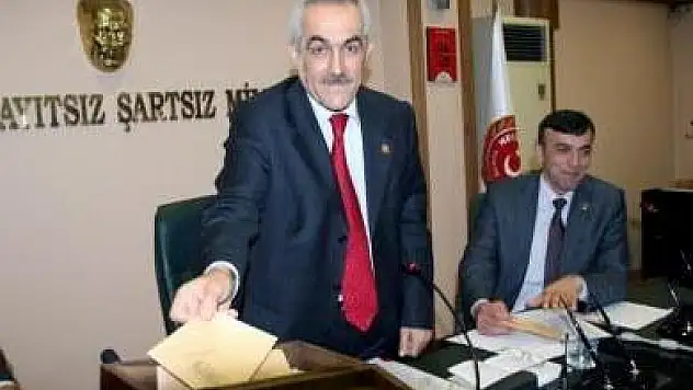 Karakurt yeniden Meclis Başkanı seçildi