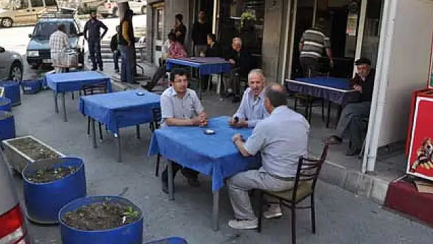 Kahvehane ve eve silahlı saldırı: 1 ölü, 12 yaralı