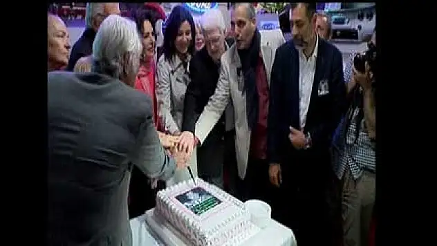 Ayhan Işık'ın 86'ncı yaş günü kutlandı