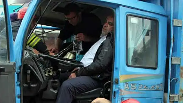 Kamyonla test sürüşü yaparken kaza geçirdi