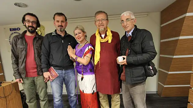 'Gezginin İzi ve Hindistan'ın Gizi'