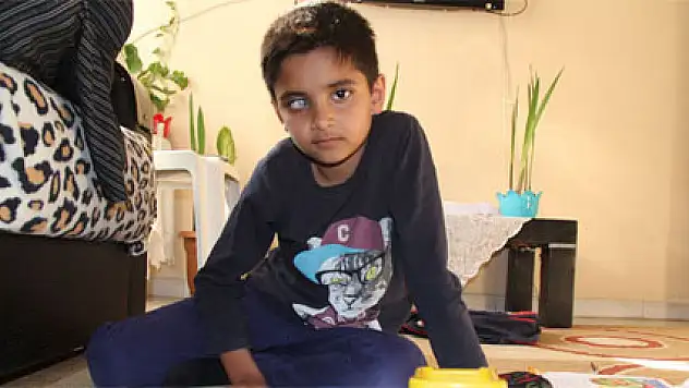 7 yaşındaki Kerem'in hayali kornea nakli