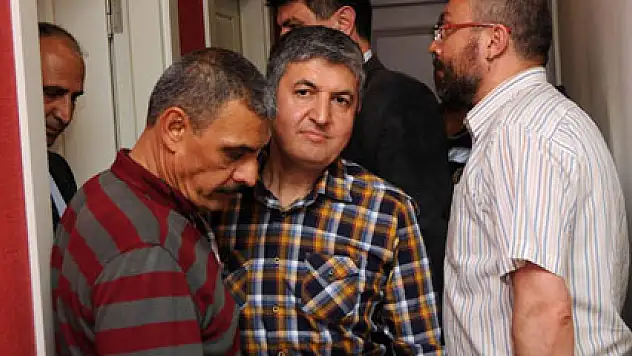 2 savcı gözaltına alındı, 1 savcı aranıyor