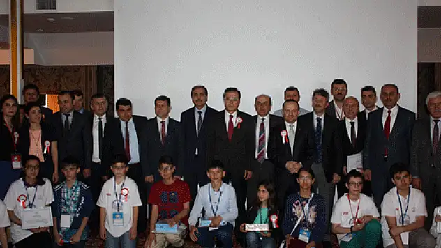 Genç Beyinler İş Başında