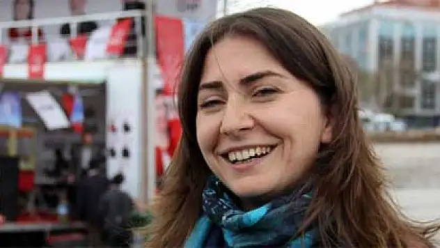 Oy isteyen vekil adayını, oğluna istedi