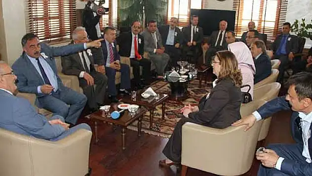  'SAMSUNLULAR KRALLAR GİBİ YAŞIYOR'