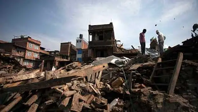 Nepal'de yeni depreminin bilançosu artıyor